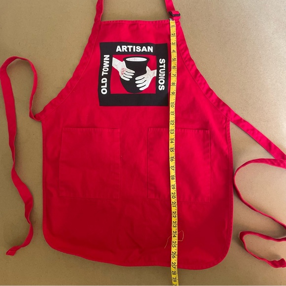 Red Artisan Old Town Art Studios Apron with Pockets - Picture 2 of 9